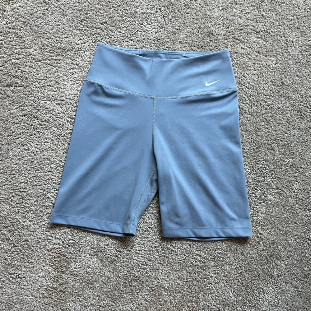 Nike Women's Mid-Rise 7" Bike Shorts